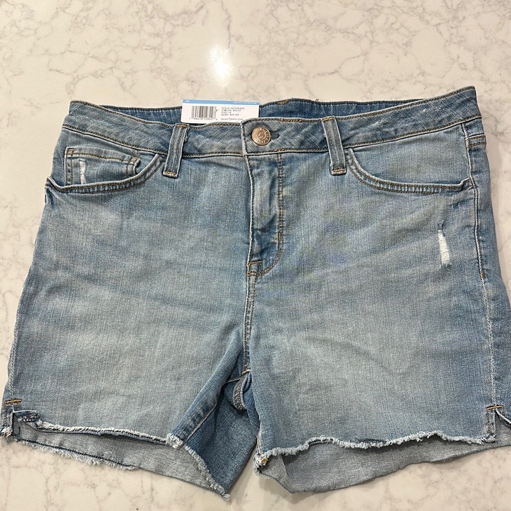 NWT Seven7 Weekend Shorts 5" Inseam Medium Wash Raw Hem Size 10